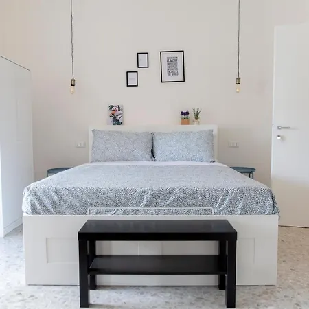 Allyoucantrip - Porto Guest house *