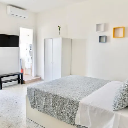 Allyoucantrip - Porto Affittacamere 4*
